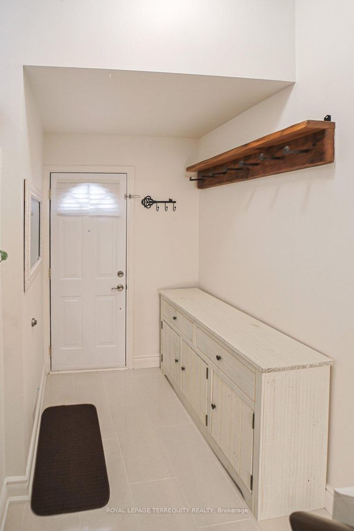 Photo 5 at 43 - 1221 Dundix Road, Applewood, Mississauga