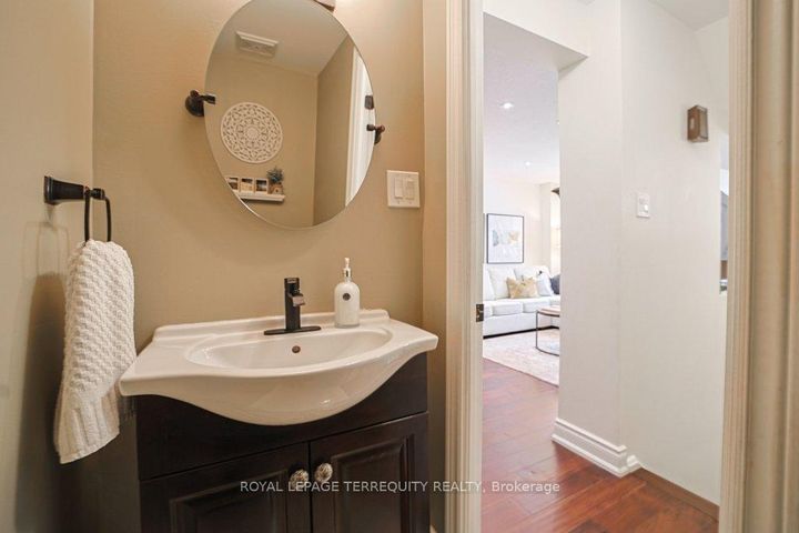 Photo 9 at 43 - 1221 Dundix Road, Applewood, Mississauga