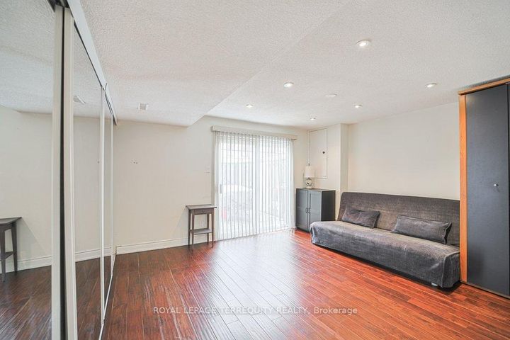 Photo 41 at 43 - 1221 Dundix Road, Applewood, Mississauga