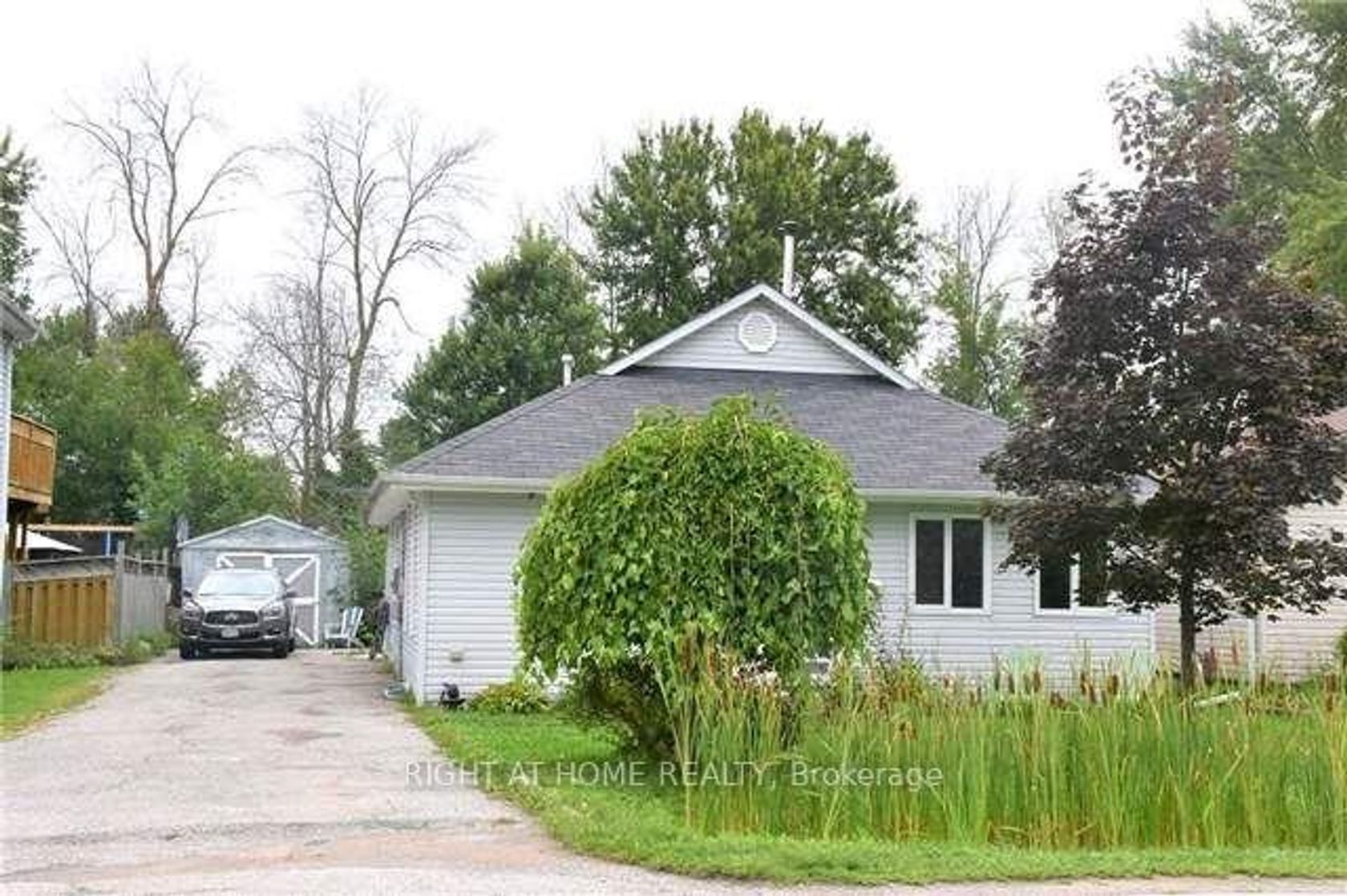 230 Bayview Avenue, Keswick South, Georgina photo number 2