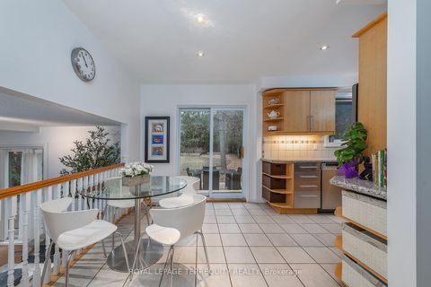 Photo 9 at 6 Earlington Avenue, Kingsway South, Toronto