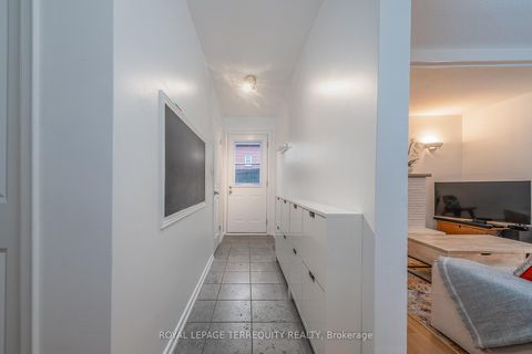 Photo 19 at 6 Earlington Avenue, Kingsway South, Toronto