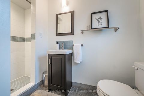 Photo 20 at 6 Earlington Avenue, Kingsway South, Toronto