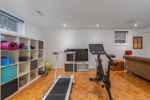 Photo 32 at 6 Earlington Avenue, Kingsway South, Toronto