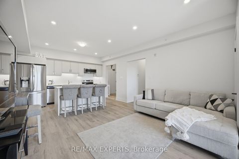 Photo 7 at 605 - 10 Culinary Lane, Rural Barrie Southeast, Barrie