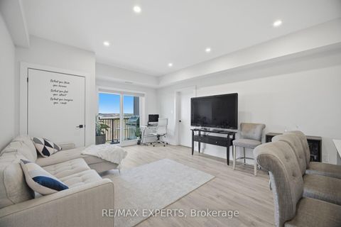 Photo 11 at 605 - 10 Culinary Lane, Rural Barrie Southeast, Barrie