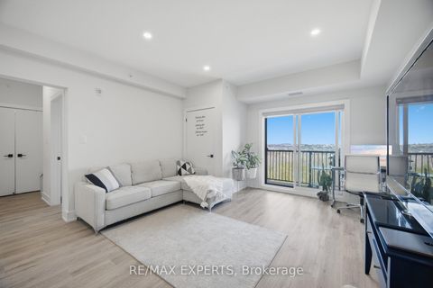 Photo 13 at 605 - 10 Culinary Lane, Rural Barrie Southeast, Barrie