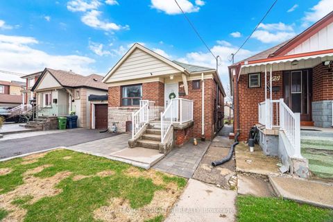 Photo 3 at 77 Ypres Road, Eglinton West, Toronto