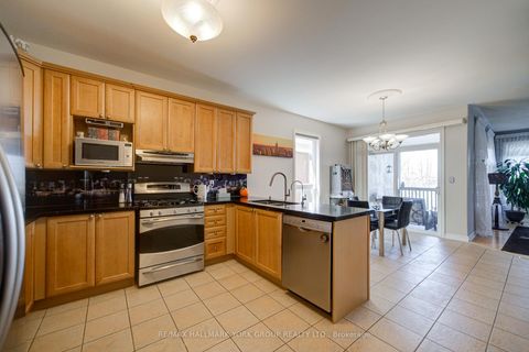 Photo 10 at 26 Regalia Way, Shore, Barrie