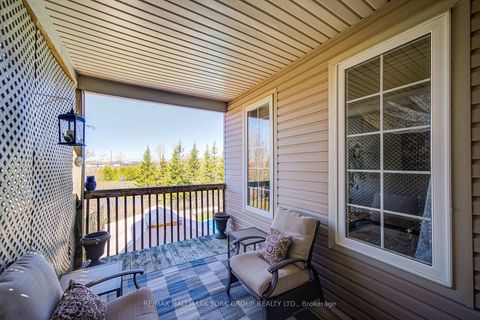 Photo 15 at 26 Regalia Way, Shore, Barrie