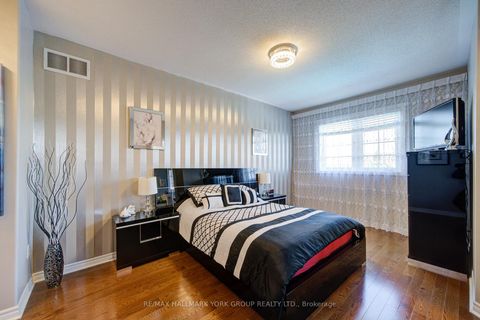 Photo 21 at 26 Regalia Way, Shore, Barrie