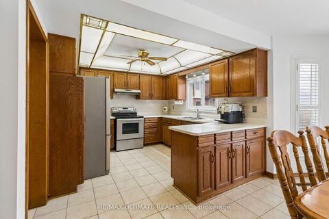 Photo 8 at 149 Castlehill Road, Maple, Vaughan