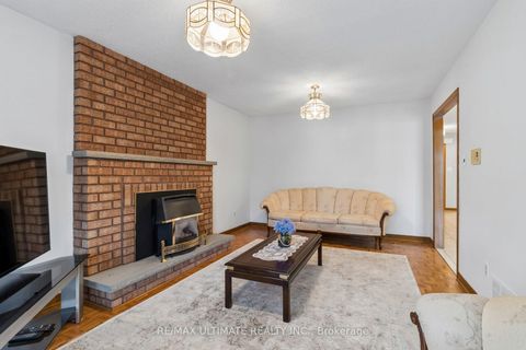 Photo 11 at 149 Castlehill Road, Maple, Vaughan