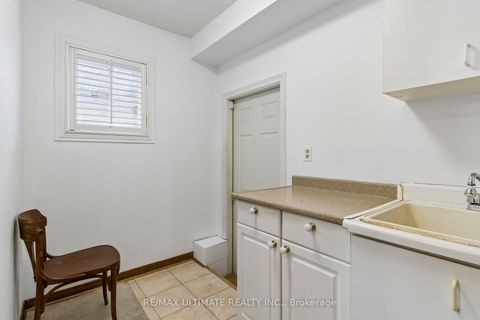 Photo 13 at 149 Castlehill Road, Maple, Vaughan