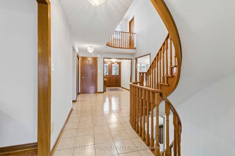 Photo 14 at 149 Castlehill Road, Maple, Vaughan