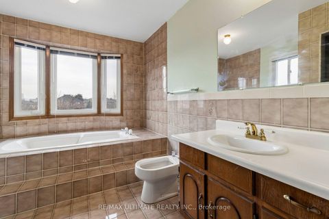 Photo 21 at 149 Castlehill Road, Maple, Vaughan