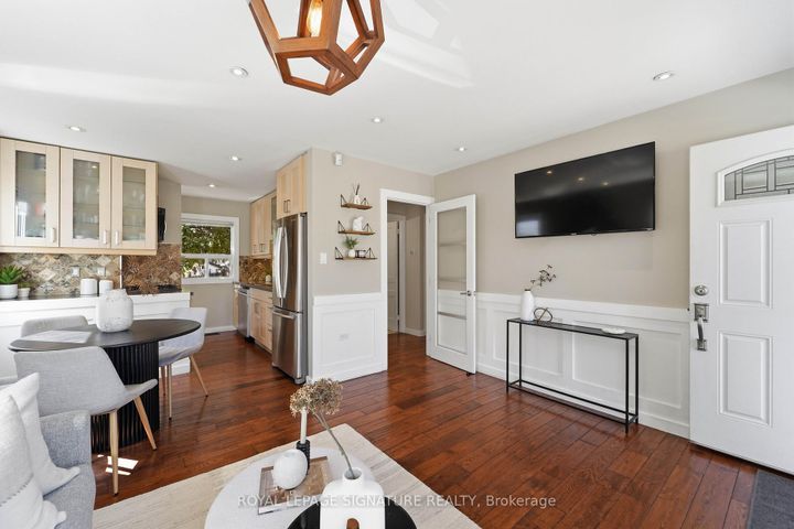 Photo 5 at 33 Cochrane Drive, Queensway, Toronto