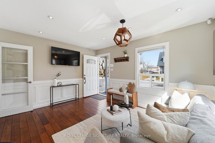 Photo 6 at 33 Cochrane Drive, Queensway, Toronto