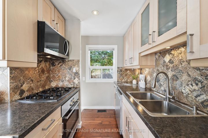 Photo 10 at 33 Cochrane Drive, Queensway, Toronto