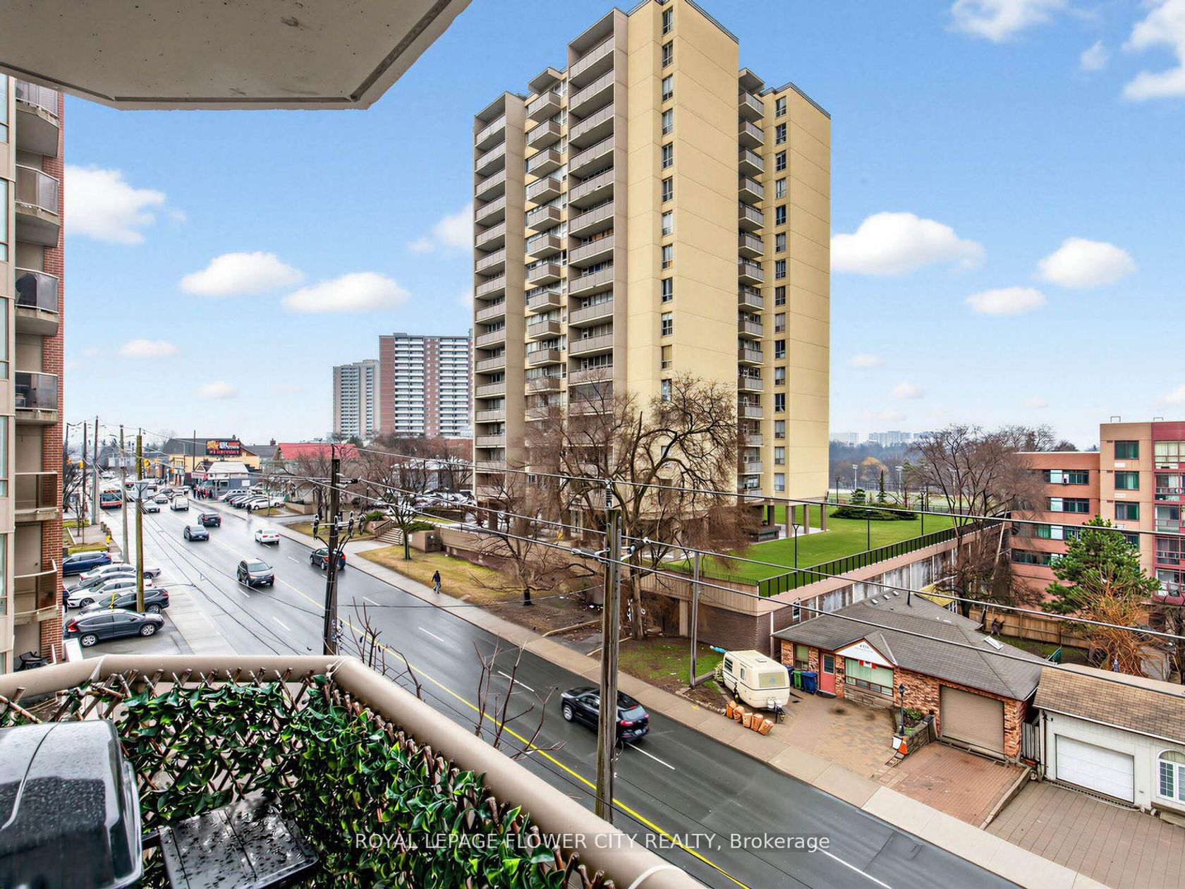 404 - 2088 Lawrence Avenue W, Weston, Toronto photo number 2