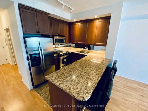 Photo 2 at 405 - 628 Fleet Street, Niagara, Toronto