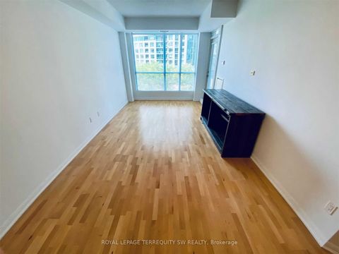 Photo 4 at 405 - 628 Fleet Street, Niagara, Toronto