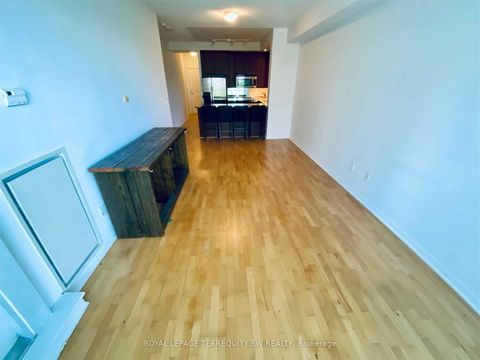 Photo 6 at 405 - 628 Fleet Street, Niagara, Toronto