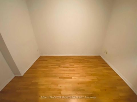 Photo 10 at 405 - 628 Fleet Street, Niagara, Toronto