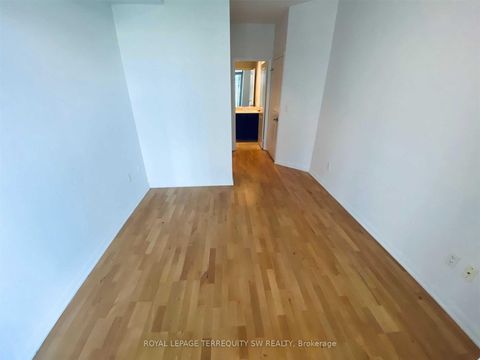 Photo 11 at 405 - 628 Fleet Street, Niagara, Toronto