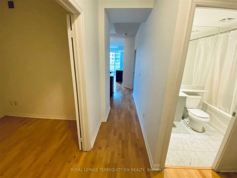 Photo 16 at 405 - 628 Fleet Street, Niagara, Toronto
