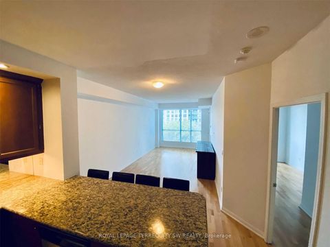 Photo 17 at 405 - 628 Fleet Street, Niagara, Toronto