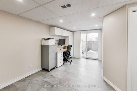 Photo 6 at 94 William Curtis Circle, College Manor, Newmarket