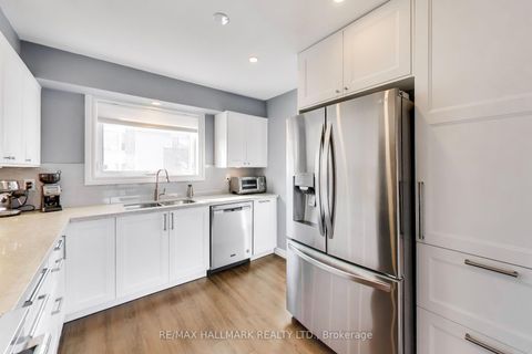 Photo 18 at 94 William Curtis Circle, College Manor, Newmarket