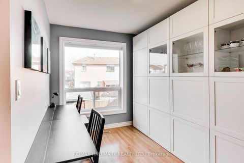 Photo 21 at 94 William Curtis Circle, College Manor, Newmarket