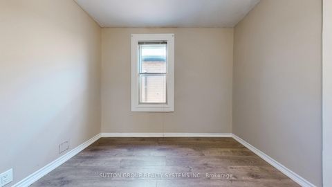 Photo 13 at 128 Northland Avenue, Smythe, Toronto