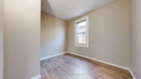 Photo 14 at 128 Northland Avenue, Smythe, Toronto