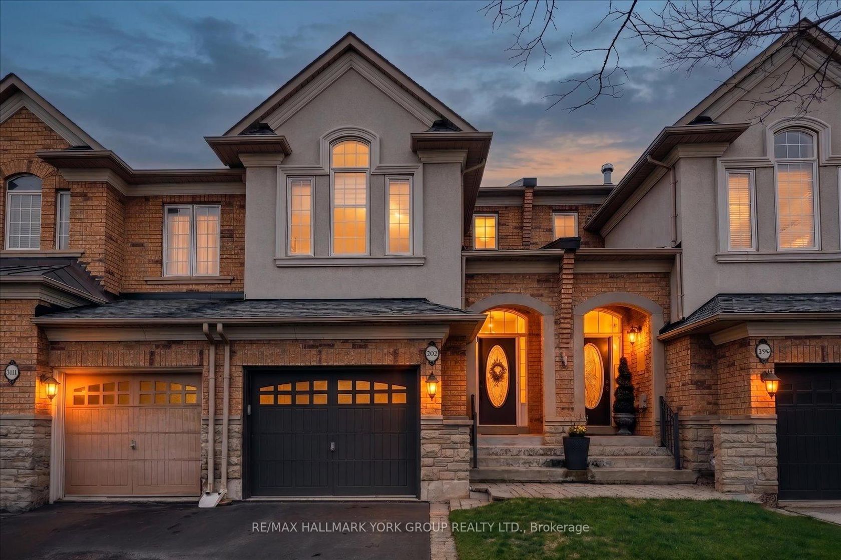 202 Duskywing Way, BR Bronte, Oakville 2