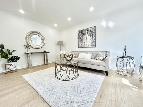 Photo 4 at 323 Elmwood Avenue, Harding, Richmond Hill