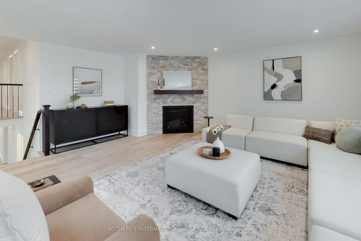 Photo 0 at 1124 Lansdown Drive, CV Clearview, Oakville