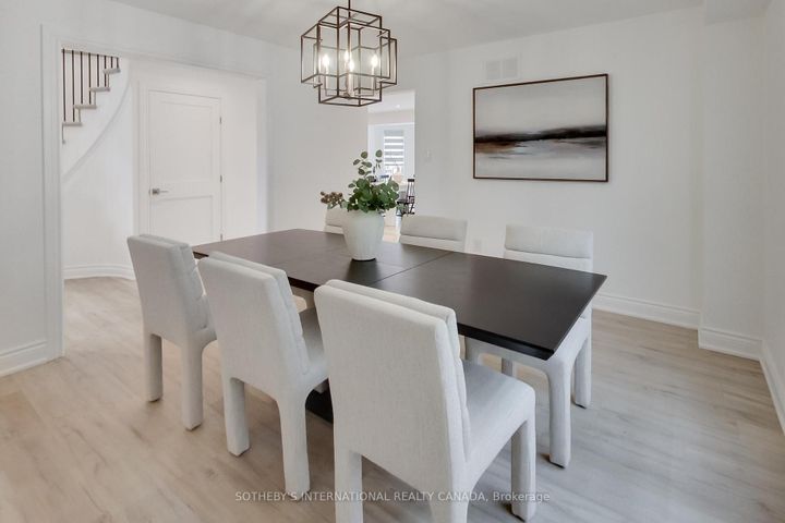 Photo 3 at 1124 Lansdown Drive, CV Clearview, Oakville