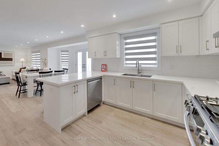 Photo 7 at 1124 Lansdown Drive, CV Clearview, Oakville