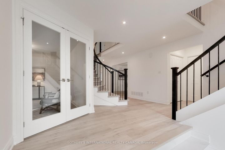 Photo 14 at 1124 Lansdown Drive, CV Clearview, Oakville