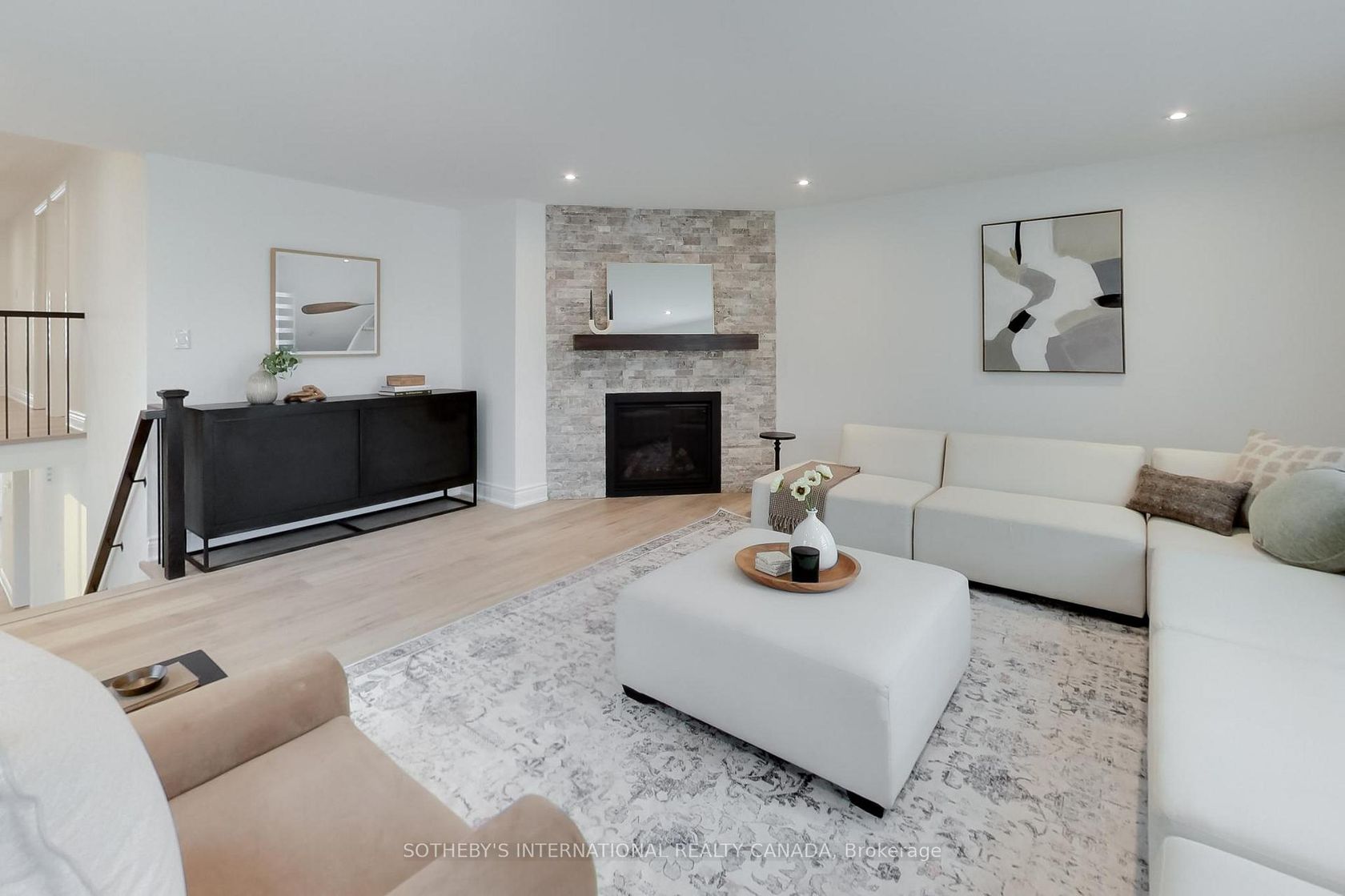 1124 Lansdown Drive, CV Clearview, Oakville 2