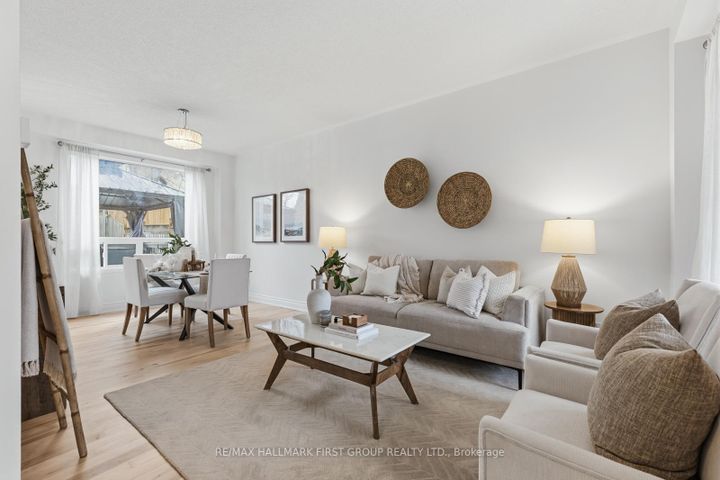 Photo 2 at 1143 Timberland Crescent, Pinecrest, Oshawa