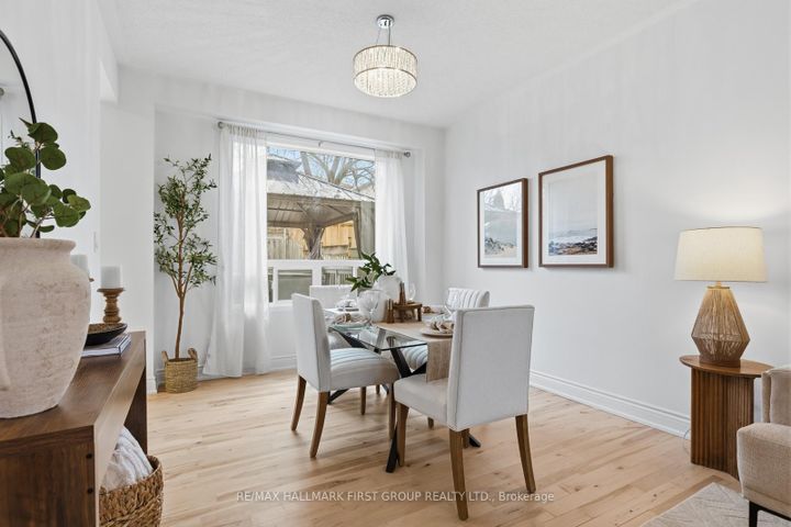 Photo 4 at 1143 Timberland Crescent, Pinecrest, Oshawa