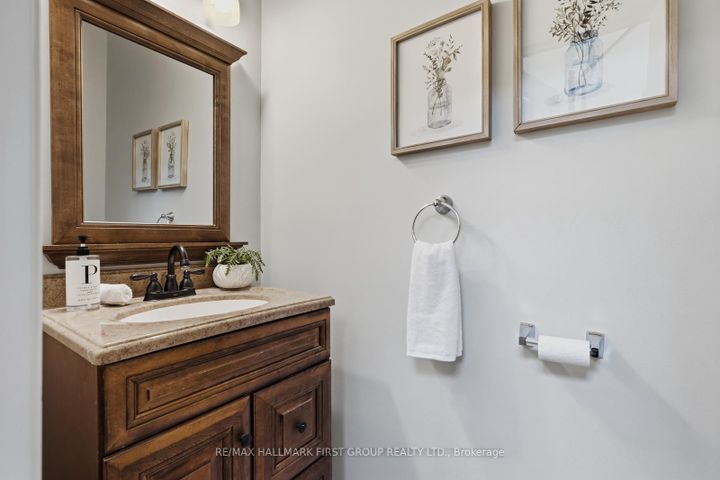 Photo 8 at 1143 Timberland Crescent, Pinecrest, Oshawa