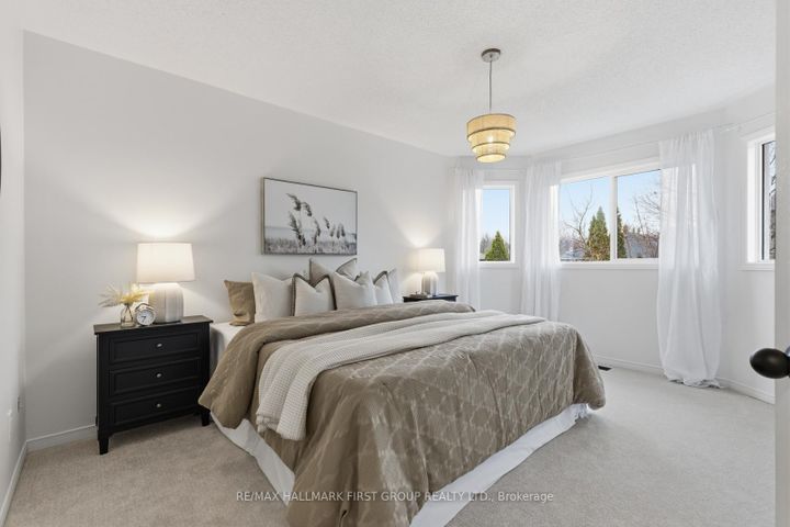 Photo 9 at 1143 Timberland Crescent, Pinecrest, Oshawa