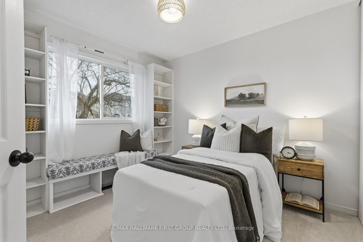 Photo 10 at 1143 Timberland Crescent, Pinecrest, Oshawa