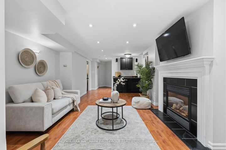 Photo 15 at 1143 Timberland Crescent, Pinecrest, Oshawa