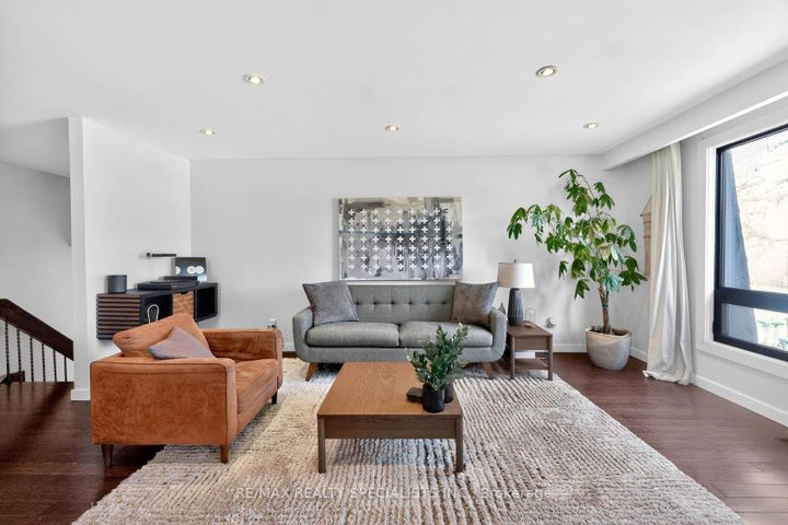 Photo 4 at 2601 Windjammer Road, Erin Mills, Mississauga